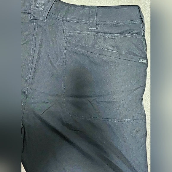 5.11 Tactical ICON 10" Short - Picture 8 of 8